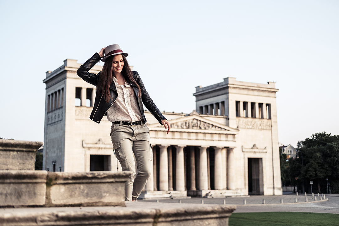 01_Znamenitosti_Munchna_-_Sights_of_Munich_-_Envato.jpg