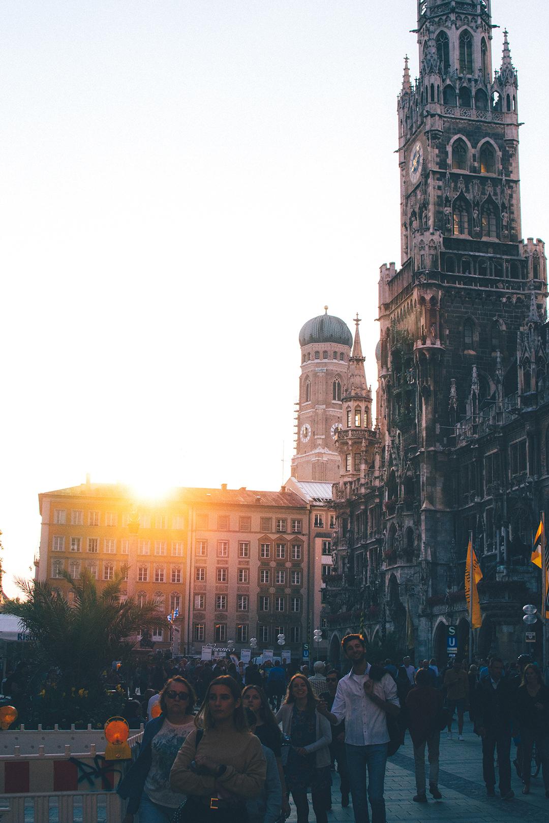 02_Znamenitosti_Munchna_-_Sights_of_Munich_-_Photo_by_Joseph_Sun_on_Unsplash.jpg