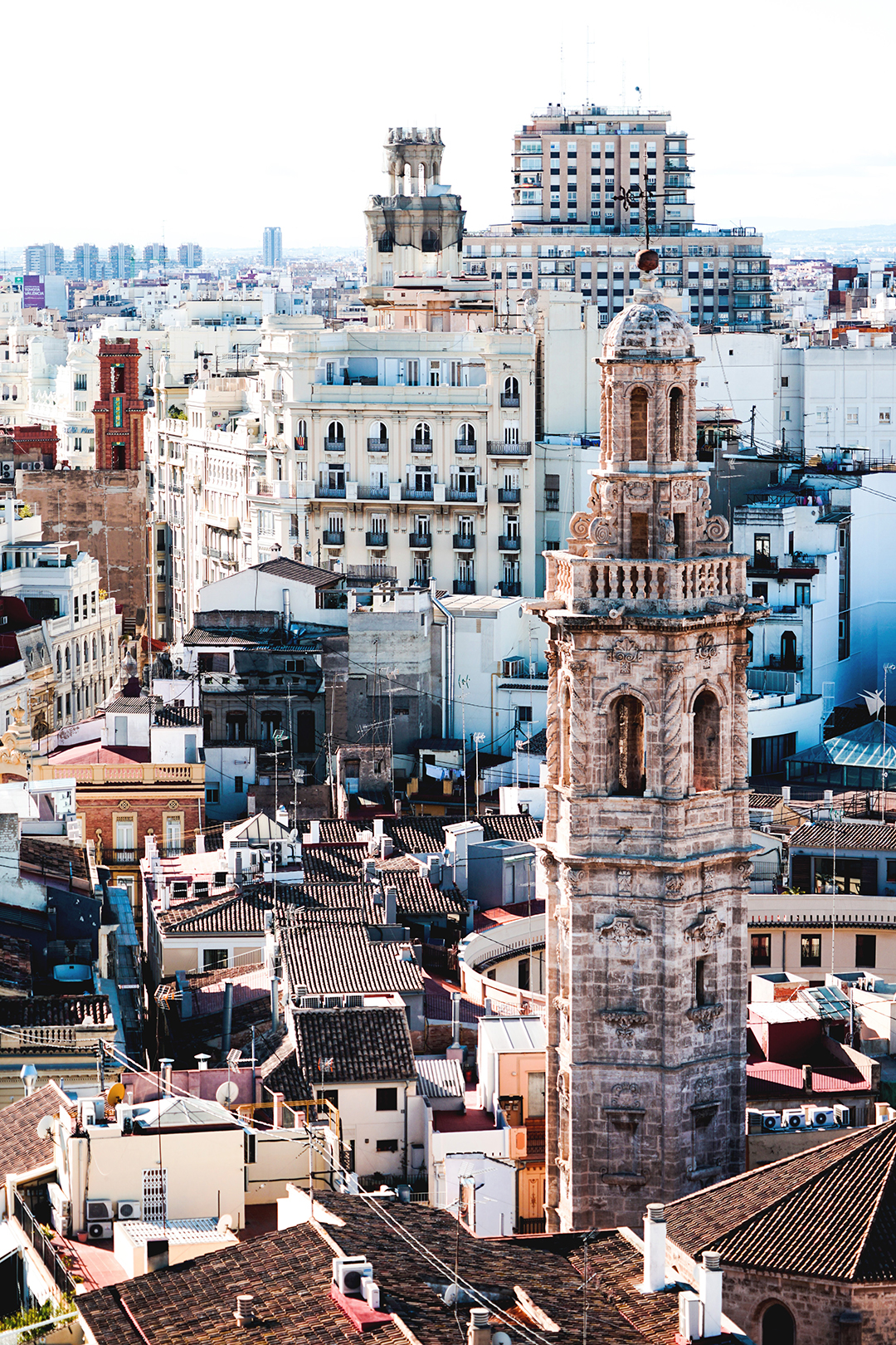 02_Izlet_v_Valencijo_-_Excursion_to_Valencia_-_Photo_by_Shuishi_Pan_on_Unsplash.jpg