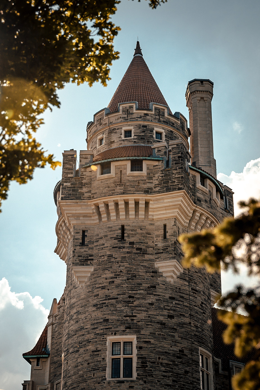 04_Kaj_poceti_v_Torontu_-_Things_to_do_in_Toronto_-_Casa_Loma_Photo_by_Tandem_X_Visuals_on_Unsplash.jpg