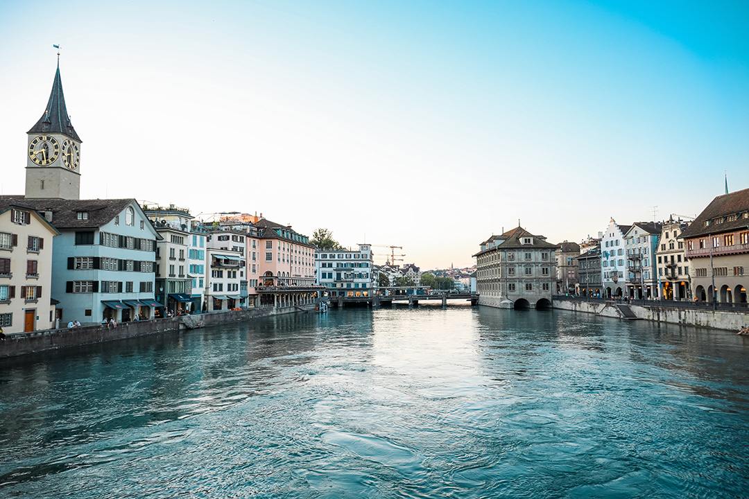 01_Kaj_poceti_v_Zurichu_-_Things_to_do_in_Zurich_-_Photo_by_Ruth_Georgiev_on_Unsplash.jpg