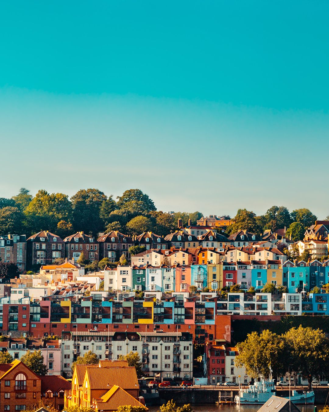 01_Izlet_v_anglesko_mesto_Bristol_-_A_trip_to_the_English_city_of_Bristol_-_Photo_by_Martyna_Bober_on_Unsplash.jpg
