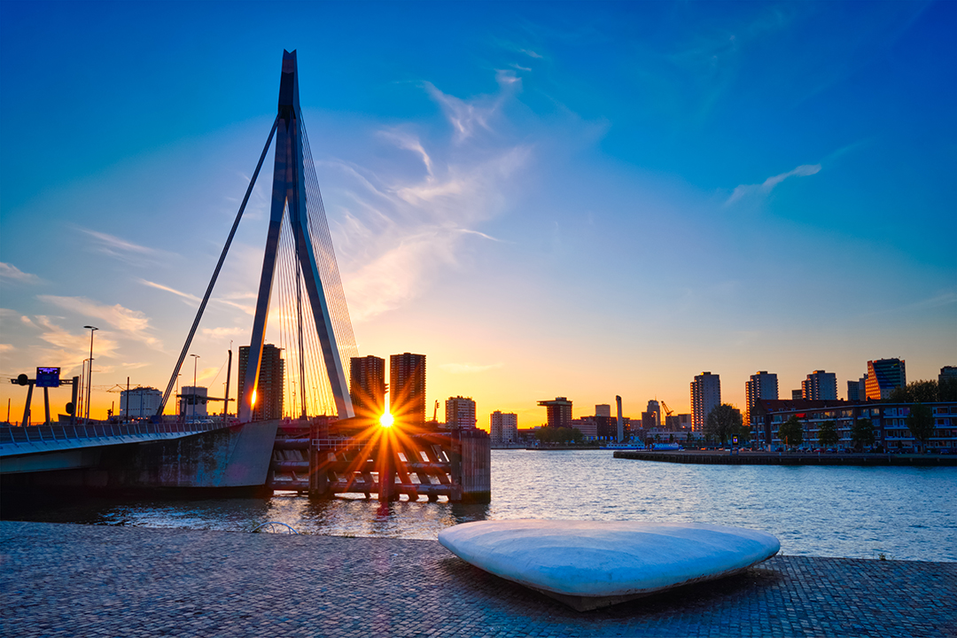 02_Ogled_mesta_Rotterdam_-_Rotterdam_city_tour_-_ENVATO.jpg