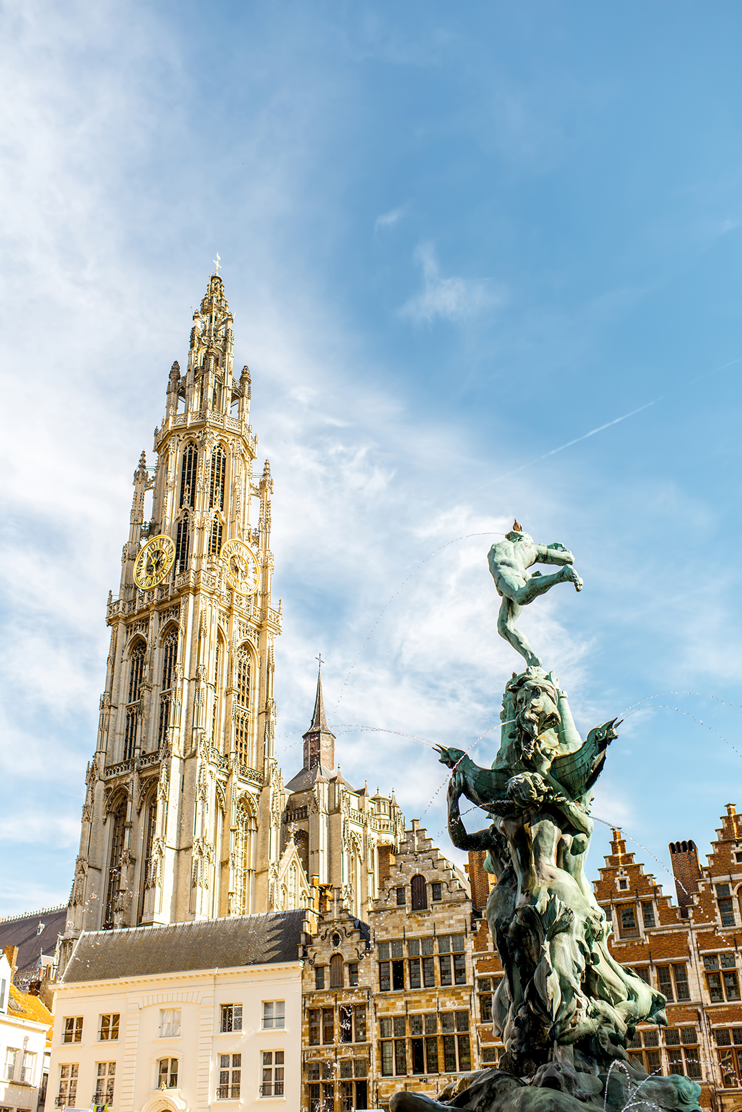 02_Potovanje_v_Belgijsko_mesto_Antwerpen_-_Travel_to_the_Belgian_city_of_Antwerp_-_ENVATO.jpg
