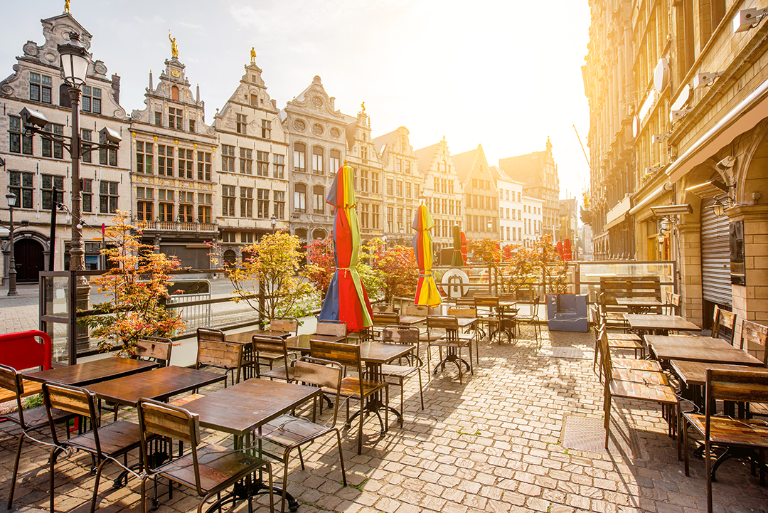 06_Potovanje_v_Belgijsko_mesto_Antwerpen_-_Travel_to_the_Belgian_city_of_Antwerp_-_ENVATO.jpg