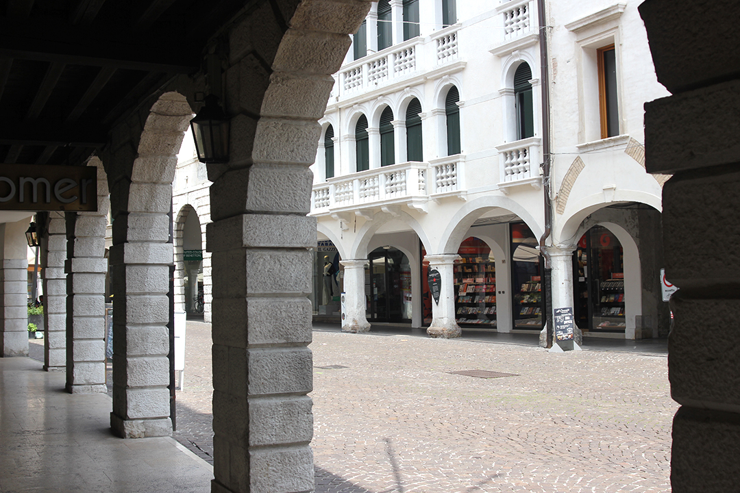 Ogled_Italijanskega_mesta_Pordenone_-_Tour_of_the_Italian_town_of_Pordenone_1.JPG