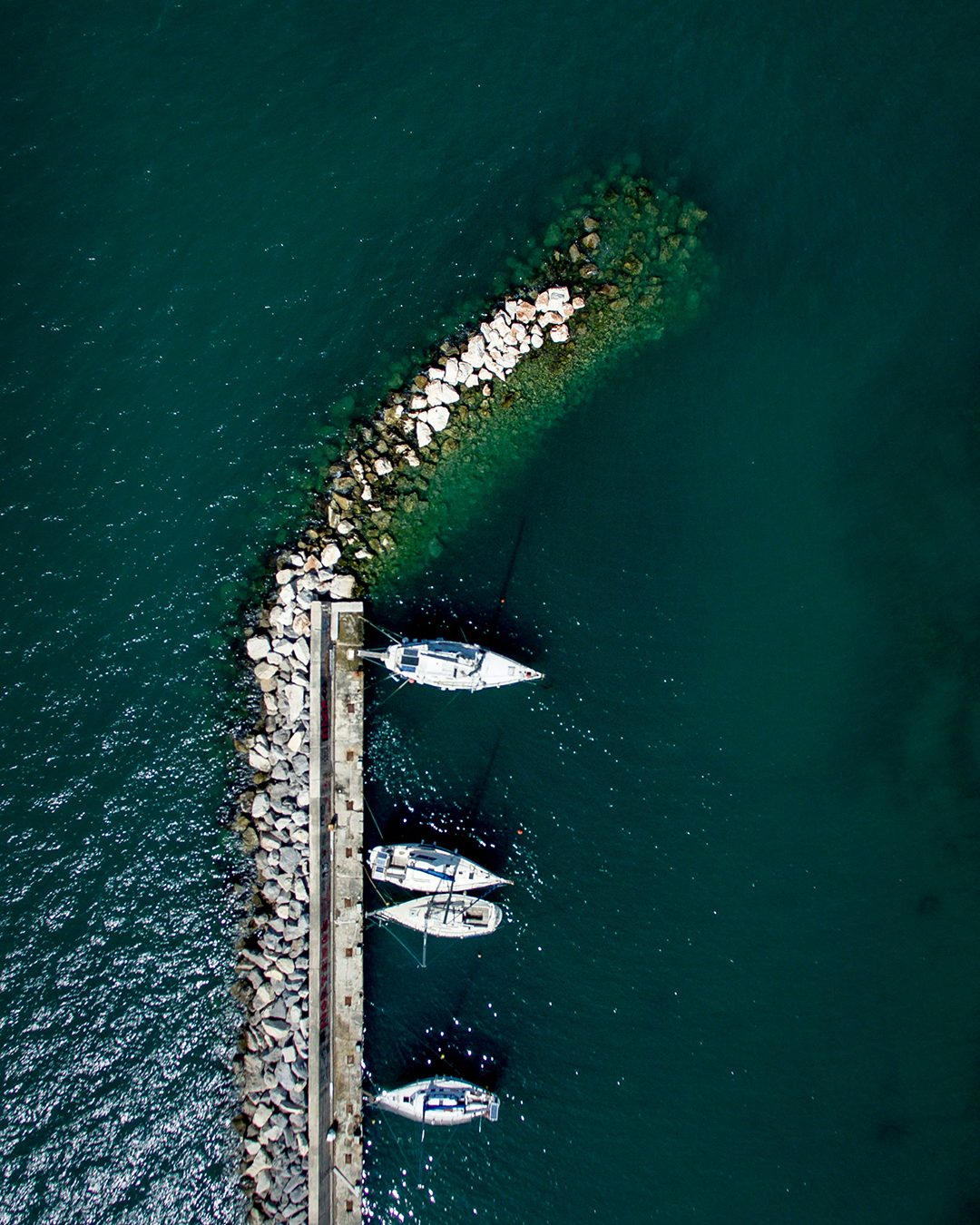 02_Znamenitosti_na_Peloponezu_-_Sights_in_the_Peloponnese_-_Photo_by_Jason_Mavrommatis_on_Unsplash.jpg