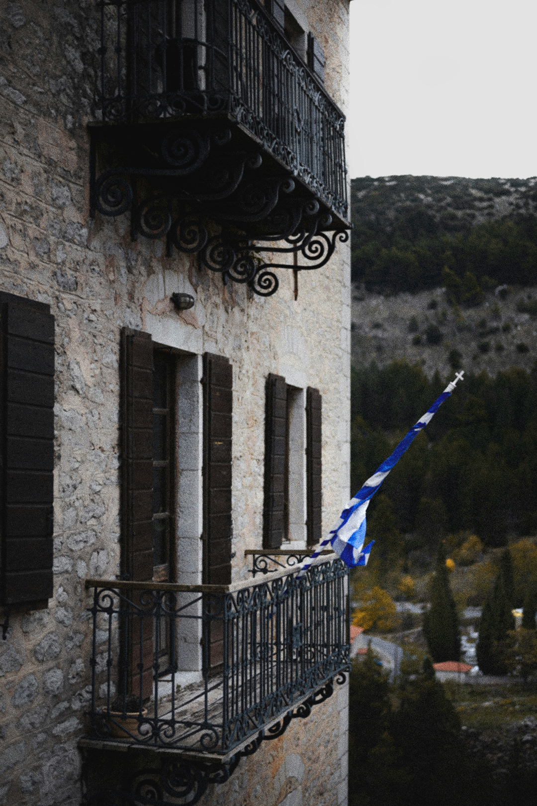 09_Znamenitosti_na_Peloponezu_-_Sights_in_the_Peloponnese_-_Photo_by_Yorgos_Triantafyllou_on_Unsplash.jpg