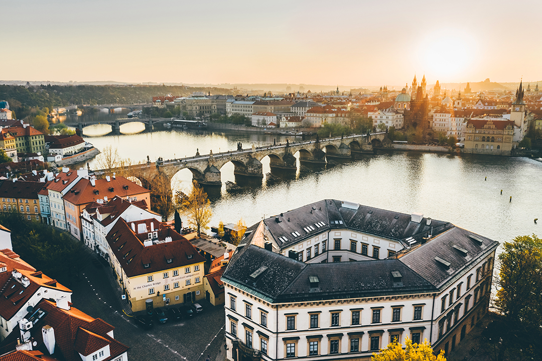 02_Popoln_oddih_v_Pragi_-_Perfect_Getaway_in_Prague_-_ENVATO.jpg
