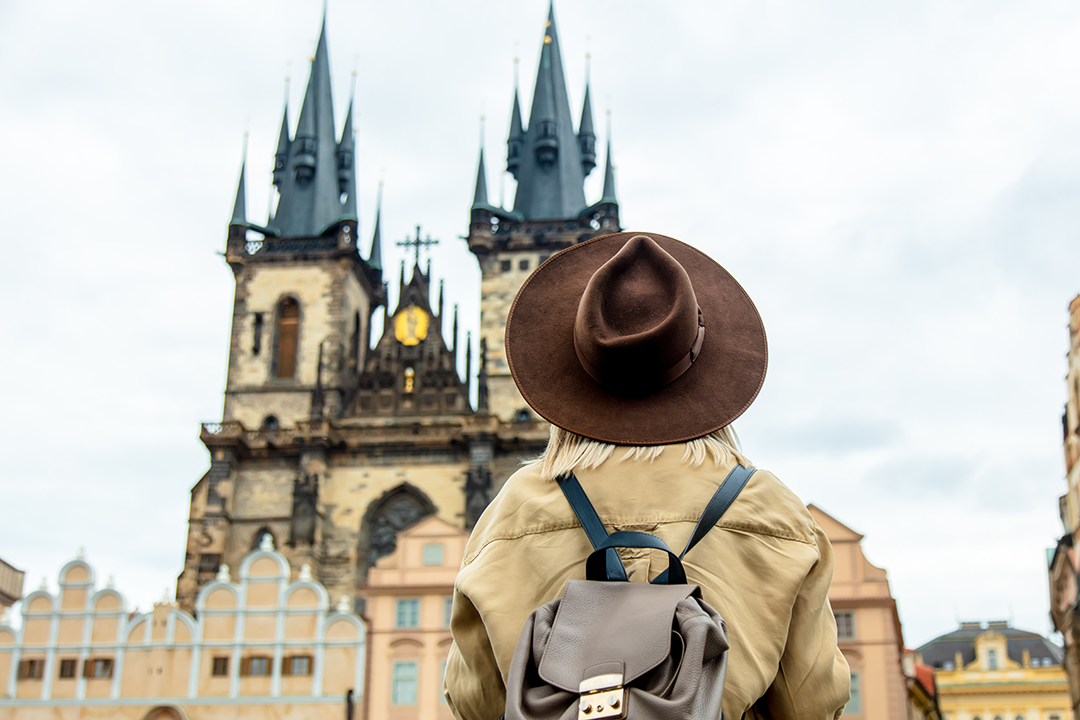 03_Popoln_oddih_v_Pragi_-_Perfect_Getaway_in_Prague_-_ENVATO.jpg