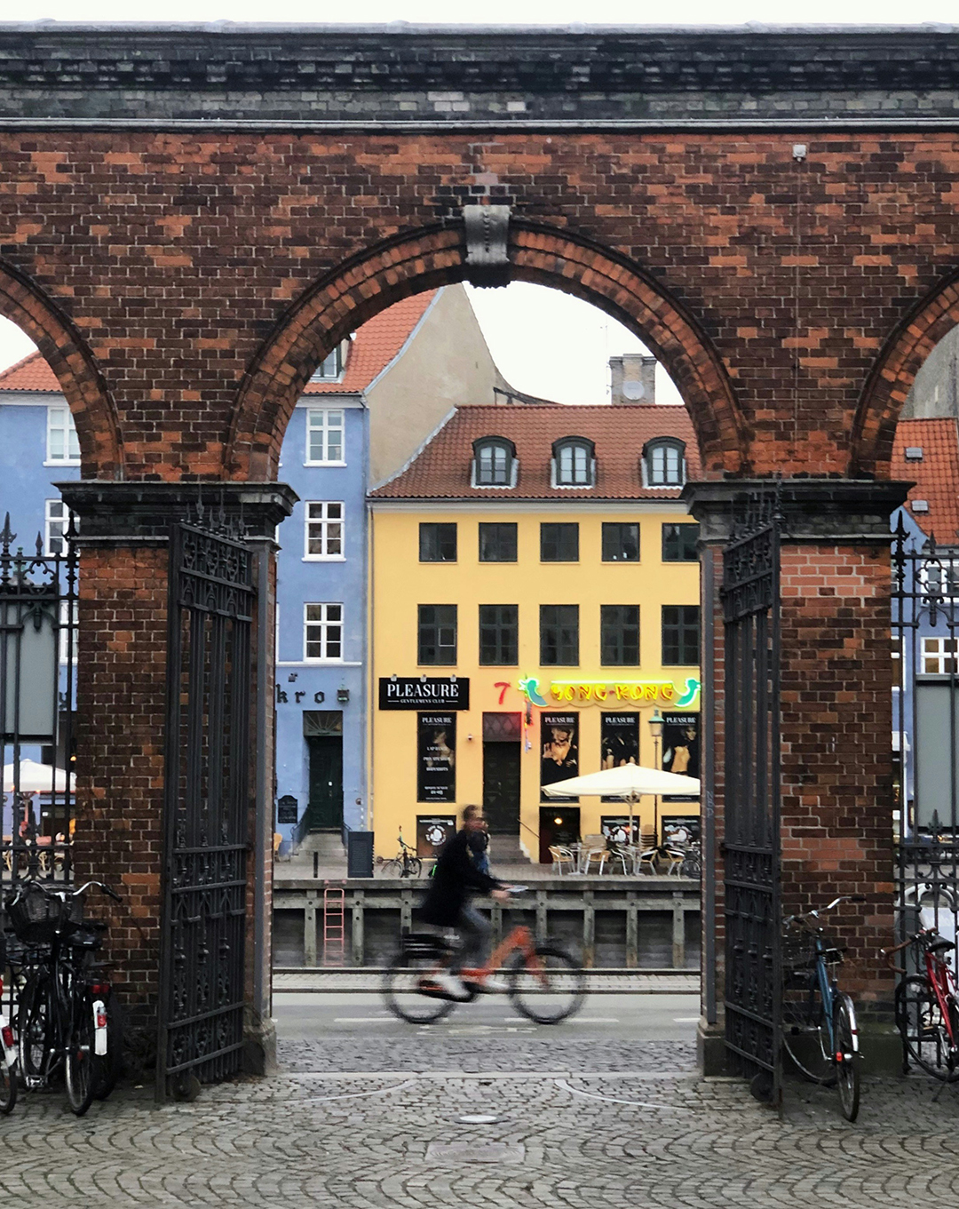 10_Vodnik_po_Kobenhavnu_-_Copenhagen_guide_-_Photo_by_Anders_Mortensen_on_Unsplash.jpg