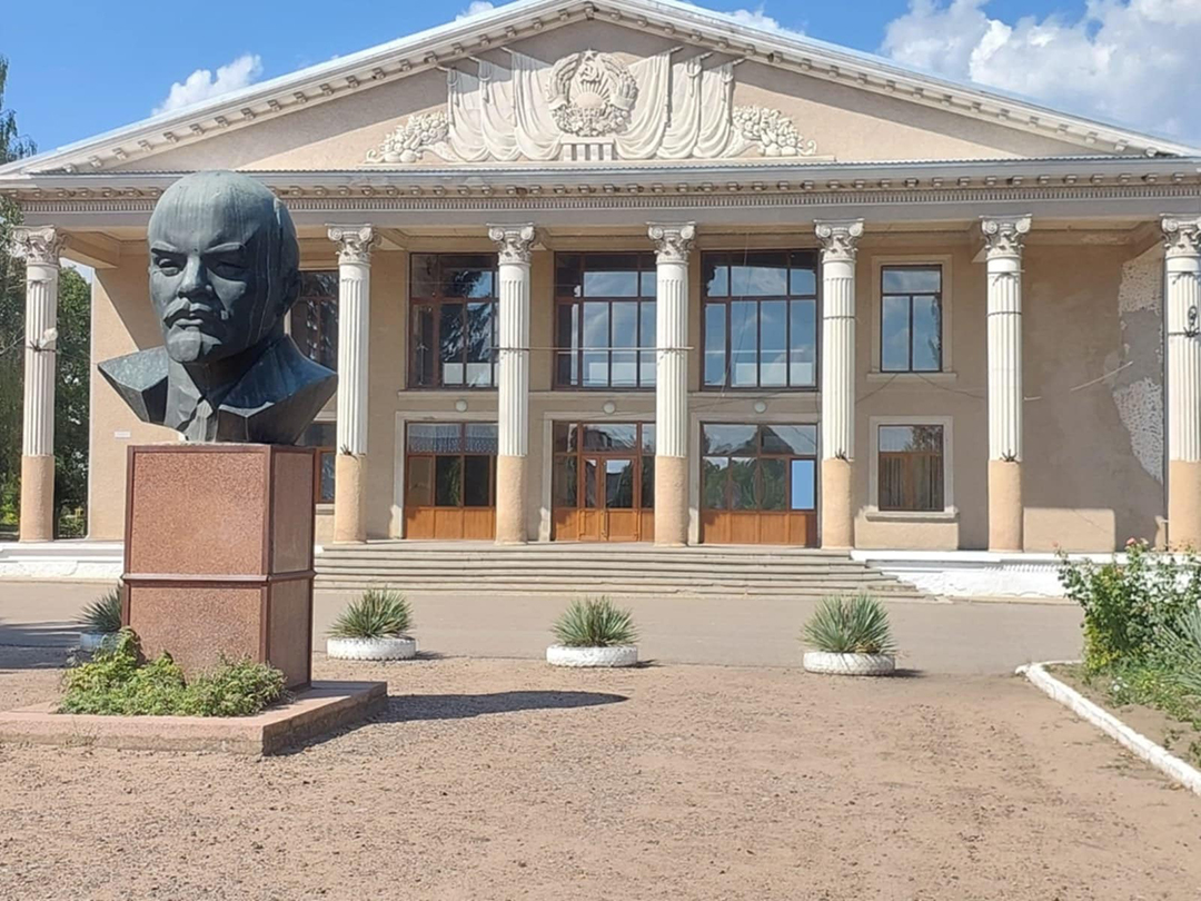 Pridnestrska_republika_in_Kisinjev_-_Pridnestrovian_Republic_and_Chisinau_10.jpg