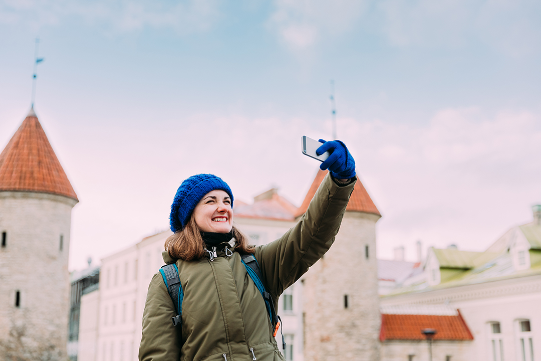 03_Potovanje_v_Talin_-_Travelling_to_Tallinn_-_ENVATO_1.jpg