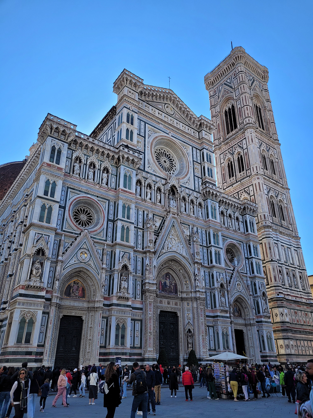 Veličastna firenška stolnica Santa Maria del Fiore predstavlja eno največjih mojstrovin renesančne arhitekture.