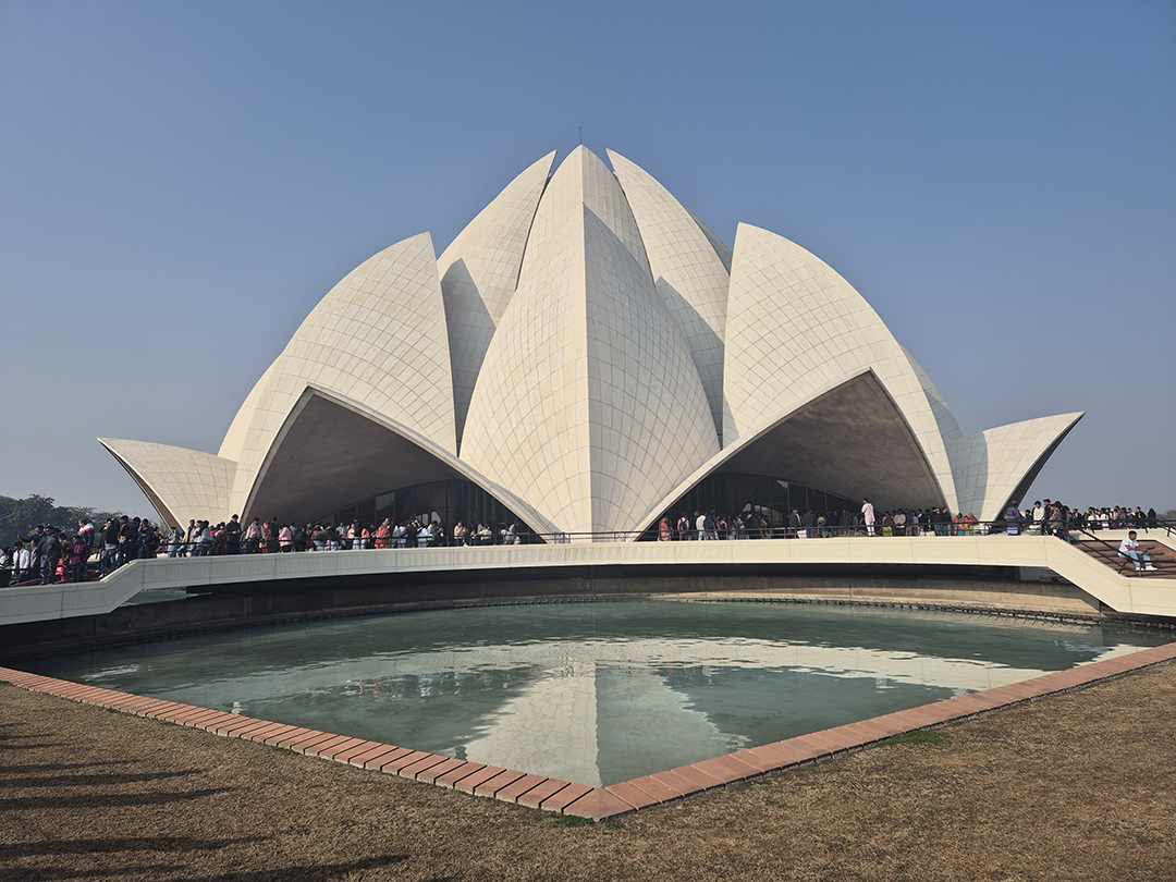 Tempelj Lotus, ena najbolj prepoznavnih znamenitosti Delhija.