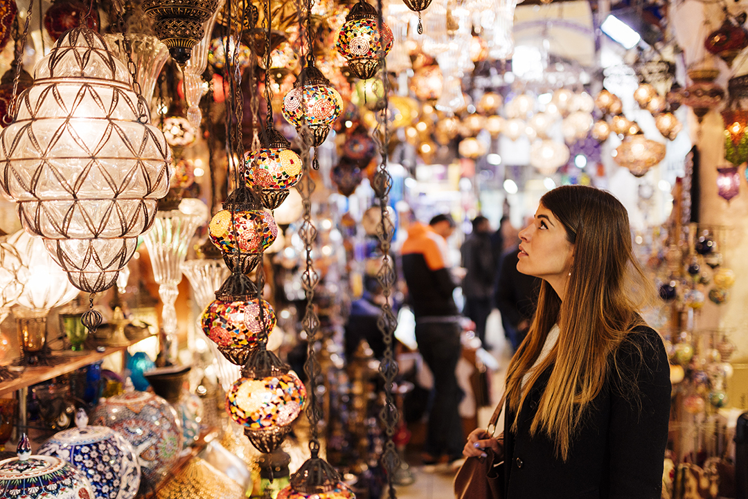 Tradicionalne svetilke na Velikem bazarju v Istanbulu.
