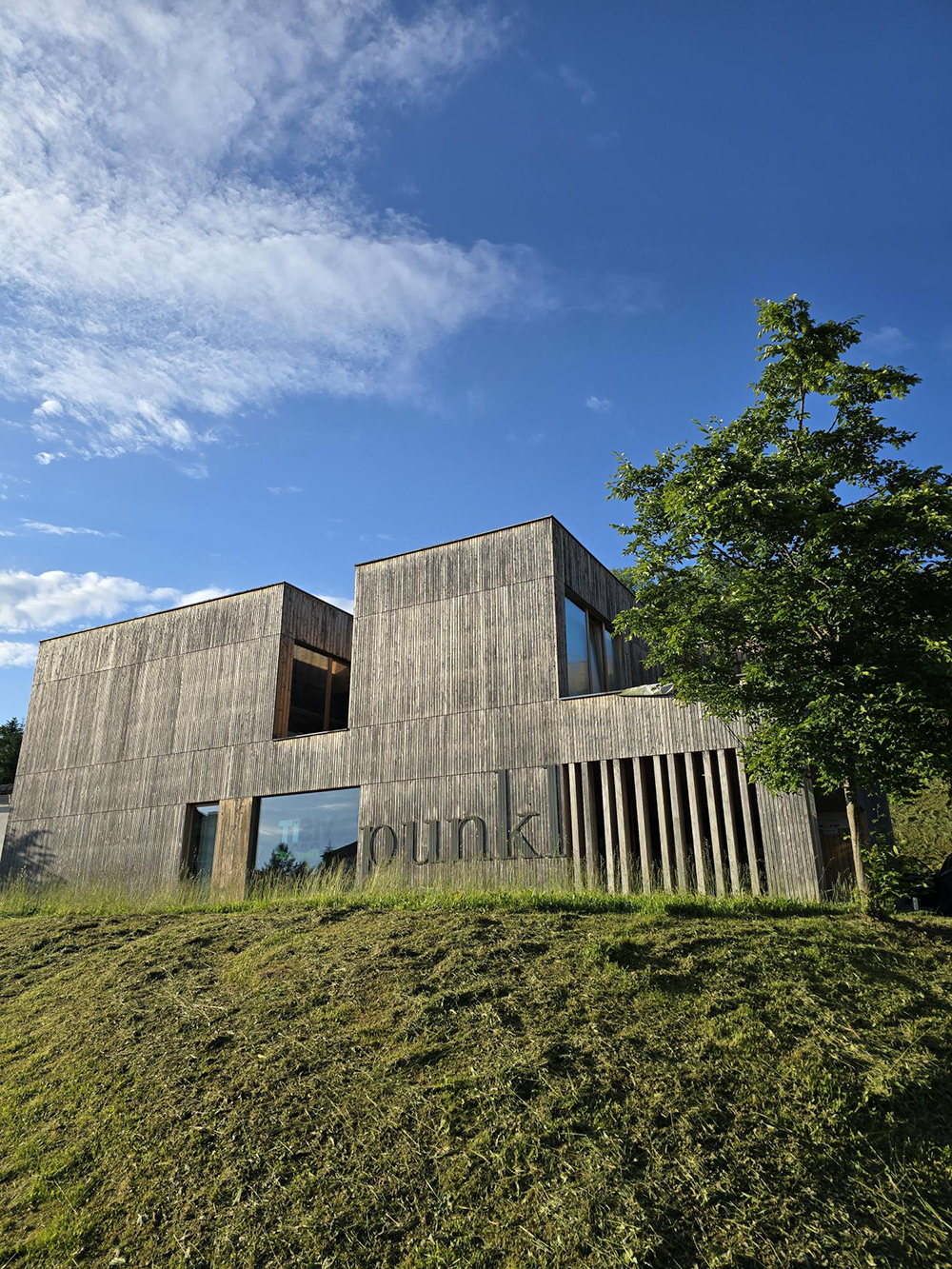 Lesena arhitektura Hostla Punkl – Wooden Architecture of Hostel Punkl