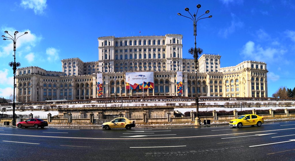 Potovanje_v_Bukaresto_-_Travel_to_Bucharest_-_Photo_by_Ondrej_Bocek_on_Unsplash.jpg
